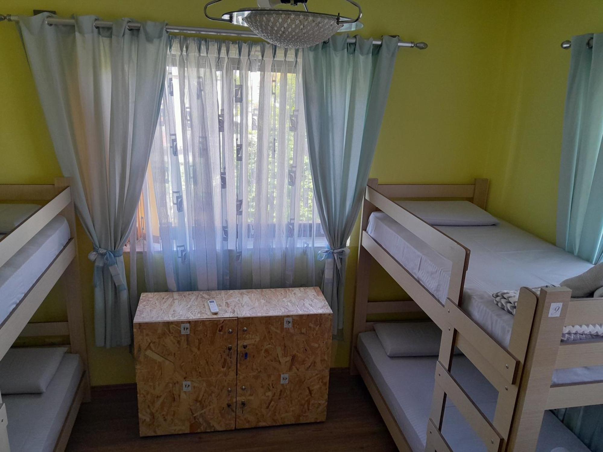 Blissful Hostel Shkodër Buitenkant foto